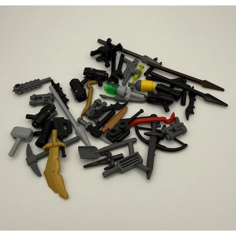 Lego Minifig Weapons And Tools Assorted‎ Lot 40 pieces 006